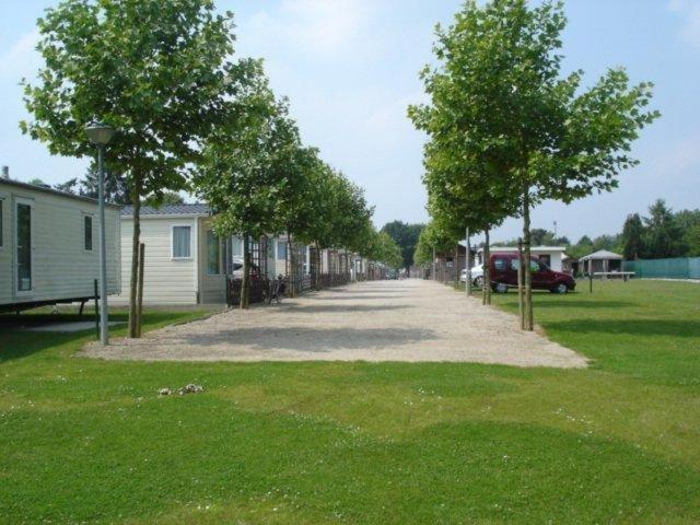 Lake Park Berlare エクステリア 写真